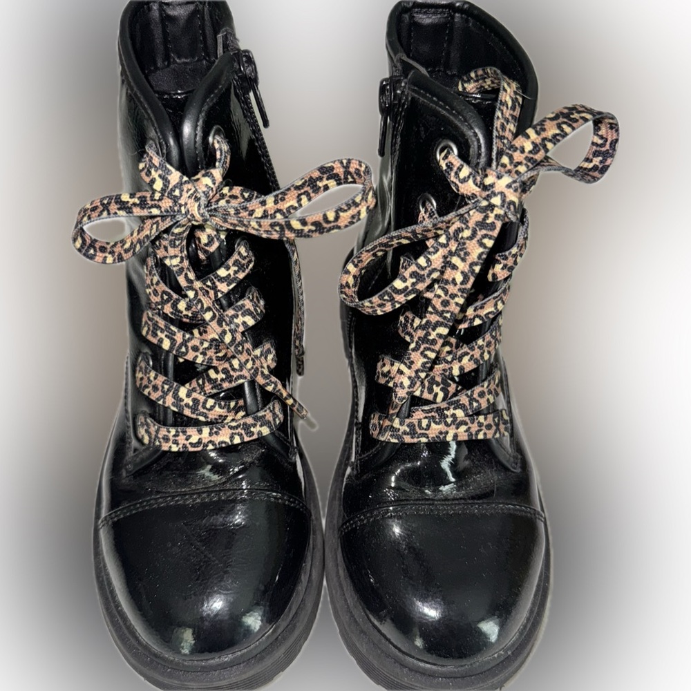 Cat & Jack‎ Girls size 1 Black with Leopard Combat Boots